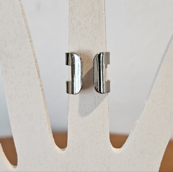 NWT'S- COWGIRL CONFETTI- Walk The Line Studded Bar Cuff Ring- *Size 4 adjustable - Picture 4 of 4